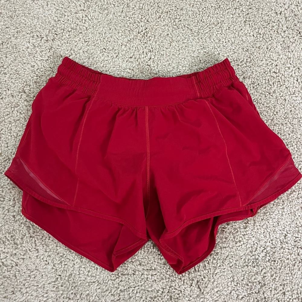 Lululemon Hotty Hot Low-Rise Shorts 2.5"!